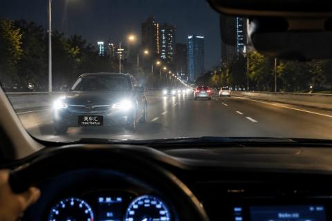 常开夜路，前挡贴膜怎么避开眩光？ - 汽车贴膜知识配图